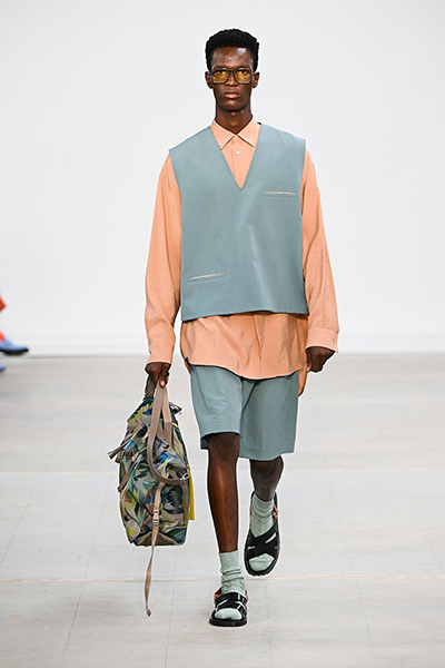 اختبر روعة الثمانينيات مع تشكيلة PAUL SMITH لربيع وصيف 2023
